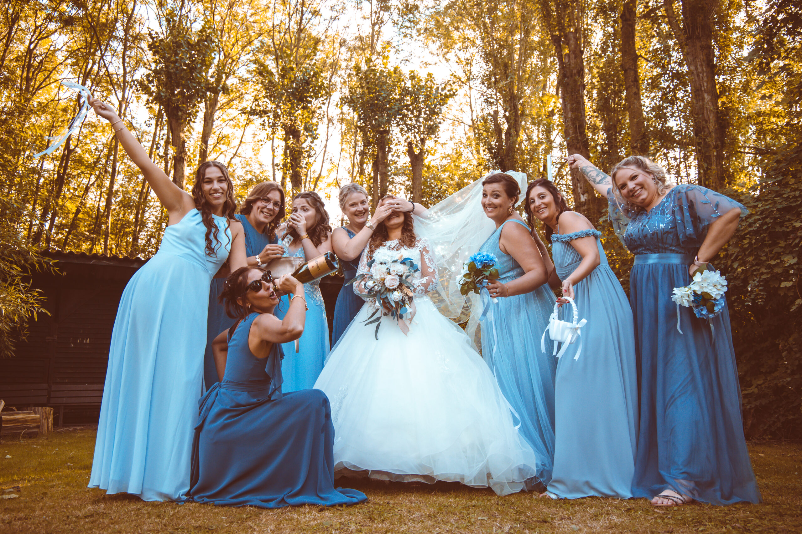Photographe mariage Lille mariée entourée de ses demoiselles d'honneur