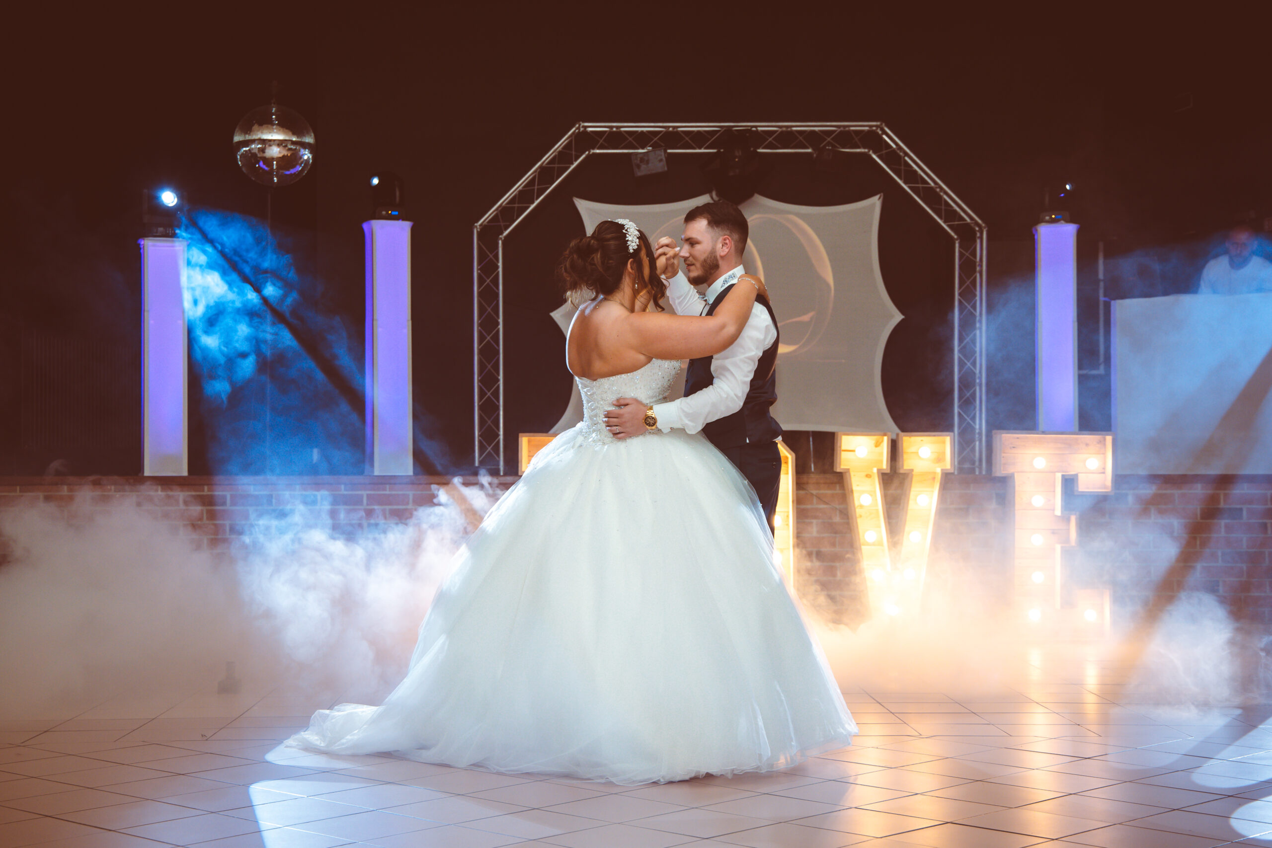 Ouverture de bal mariage soirée photographiée par un photographe mariage à Lille